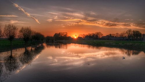 Zonsondergang bij de Linge