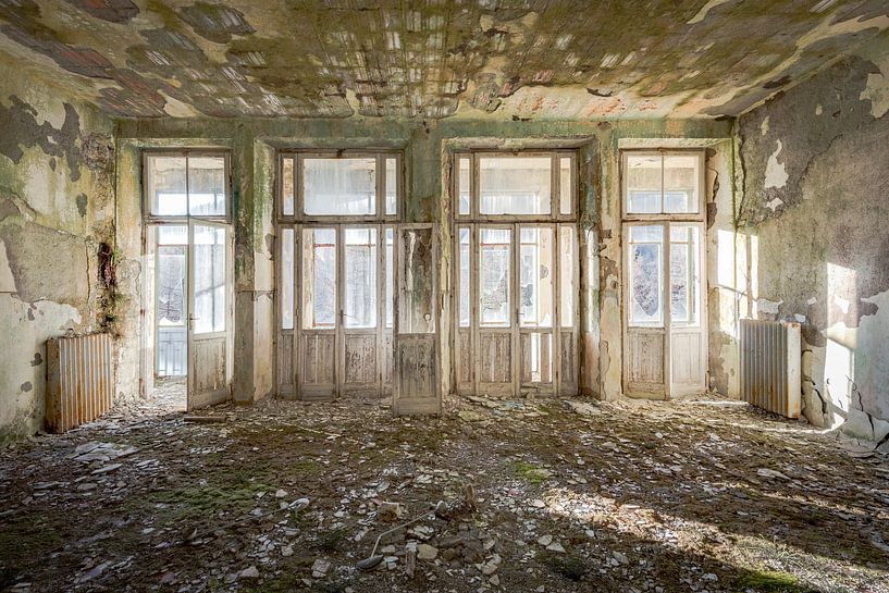 Symmetrie mit viel Zerfall von Perry Wiertz