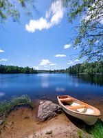 roeiboot bij een zweeds meer