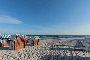 Strandkörben am Strand in Binz auf Rügen von GH Foto & Artdesign