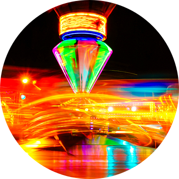 Dynamische kermisattractie van Sandra van Kampen