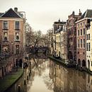Zicht op de Oudegracht in Utrecht vanaf de Maartensbrug (vierkant) van André Blom Fotografie Utrecht thumbnail