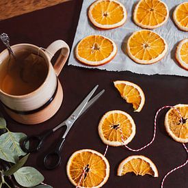 Oranges séchées | Vacances et convivialité à la maison | Moody Photography sur Anna Schouten - creatieve reis- & lifestyle-fotografie
