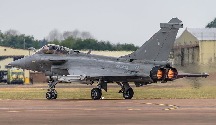 Décollage du Rafale Marine No 6 de la Flottille 12F. par Jaap van den Berg