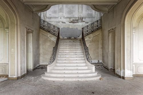 Verlaten gebouwen met prachtige architectuur
