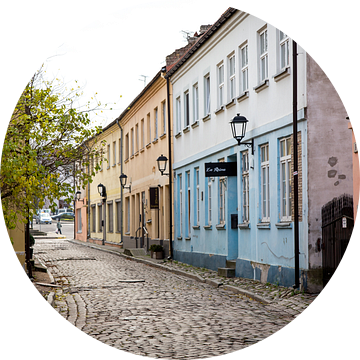 Smalle straatjes van Klaipeda in Litouwen van Julian Buijzen