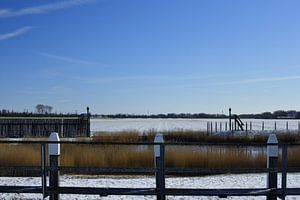 Havenkom van Schokland met sneeuw