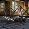 Alte verlassene Fabrik mit einer Bergbau Güterlore im Vordergrund von Animaflora PicsStock