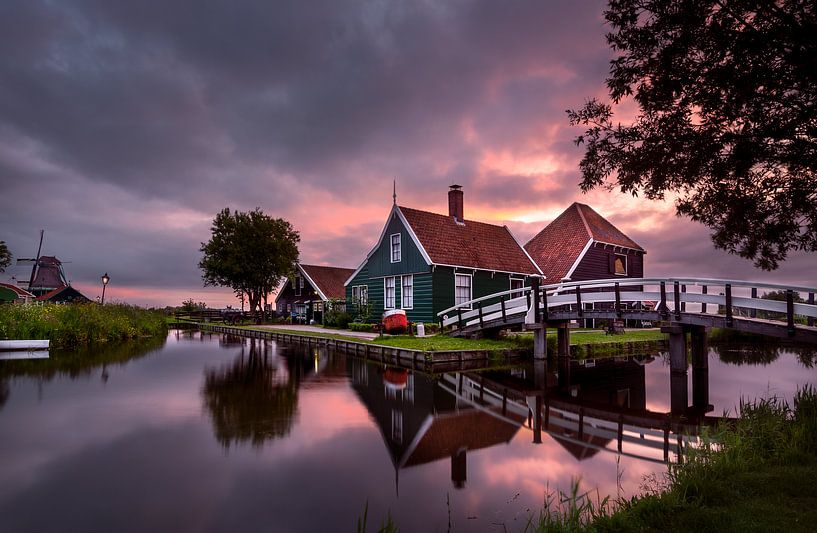 Sonnenaufgang im typisch niederländischen Zaanse Schans von Jarno Boks