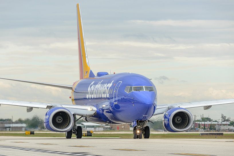 Taxiing Southwest Airlines Boeing 737-700. by Jaap van den Berg