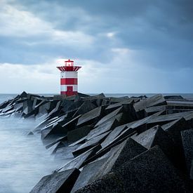 Lighthouse on the coast by Simon Bregman