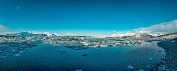 Jökulsárlón, Panoramafoto van een Gletsjermeer op zuidelijk IJsland van Gert Hilbink