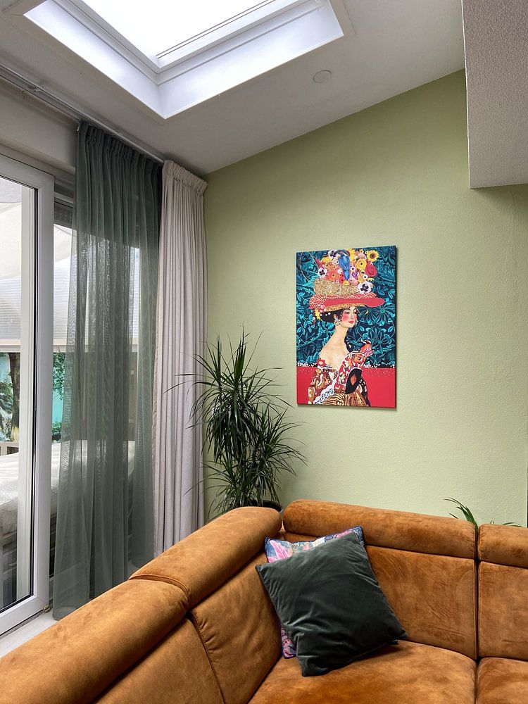 Dame grimpante à droite  par Nicole Roozendaal 