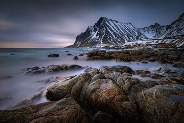 Vikten coastline by Wojciech Kruczynski