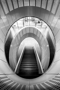 Designtrap in kantoorgebouw
