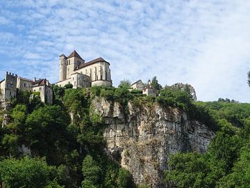 Saint Cirq-Lapopie aan de Lot in Frankrijk van Elvira van Maldegem