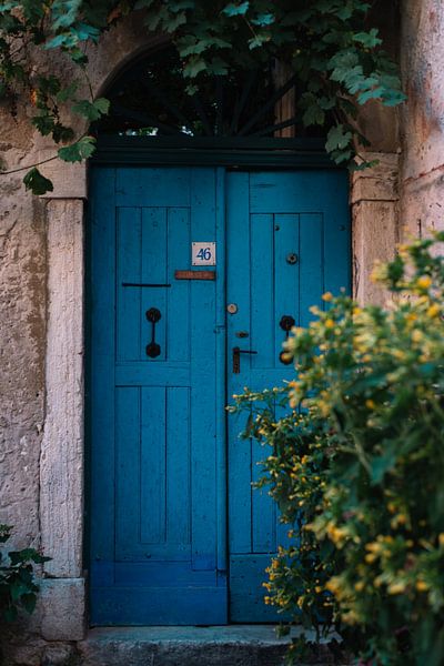 La vieille porte bleue par Sanne van Heukelum