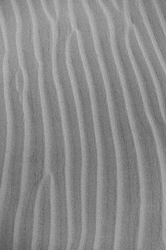 Sandmuster | Schwarz-Weiß-Fotodruck abstrakt | Sanddünen Gran Canaria | Kanarische Inseln Reisefotografie von HelloHappylife