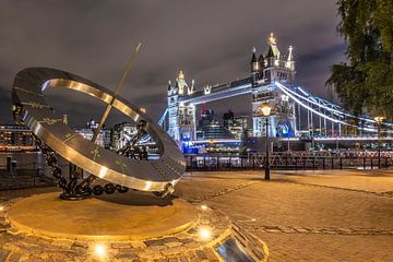 LONDEN Tower Bridge in een lichtzee van Melanie Viola