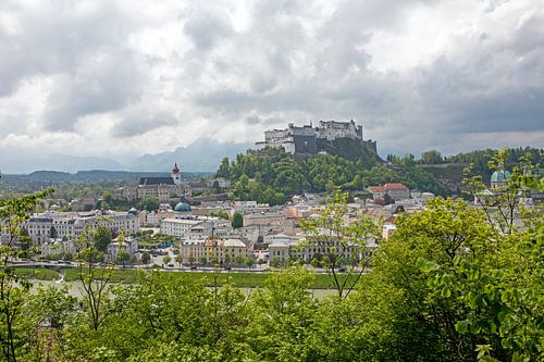 Salzburg - Uitzicht op de oude stad en de vesting Hohensalzburg
