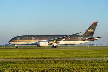 Take-off Royal Jordanian Boeing 787 Dreamliner. van Jaap van den Berg