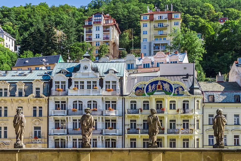 Karlovy vary is een weergave van de mill colonnade par Melanie Viola