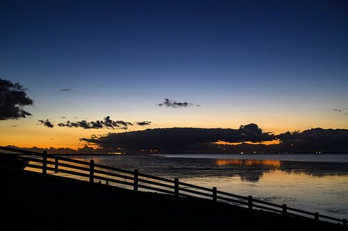 Zonsondergang bij de Waddenzee in Friesland