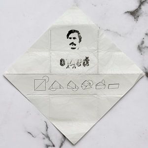 Zwergpfosten Pablo auf Marmor