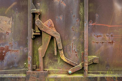 Leg car on the track by Pixel Meeting Point