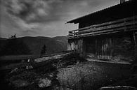 Wooden cabin in the Austrian Alps van Mark van Hattem thumbnail