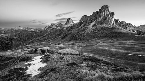 Zonsopkomst op de Giaupas in Zwart-Wit, Dolomieten, Italië