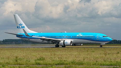 Gelande KLM Boeing 737-800 passagiersvliegtuig.