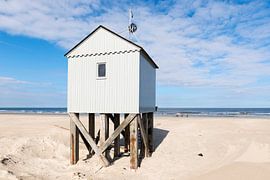 Drenkelingenhuisje op Terschelling by Tonko Oosterink