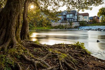 Das Wehr der Lahn bei Marburg