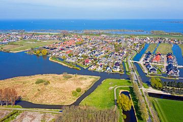Luchtfoto van Werfershoof in Nederland aan het IJsselmeer van Eye on You