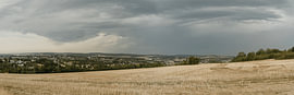 Gewitter über einer ländlichen Landschaft von Diederik De Mezel