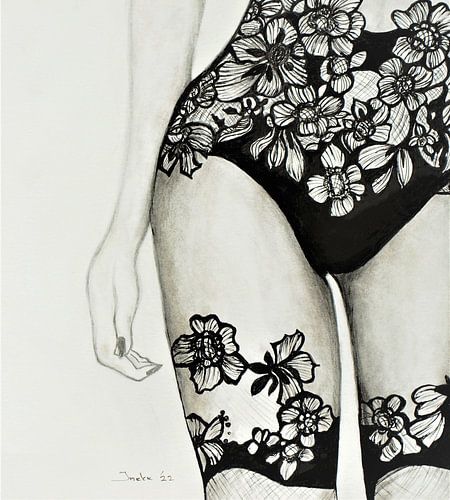 Femme sexy en lingerie noire.