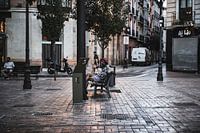 Homme sur une place de la ville de Saragosse