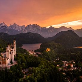 Sonnenuntergang auf Schloss Neuschwanstein von Tim Wouters