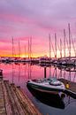 Motorboot in de Jachthaven van Juelsminde bij Zonsopkomst van Tony Buijse thumbnail