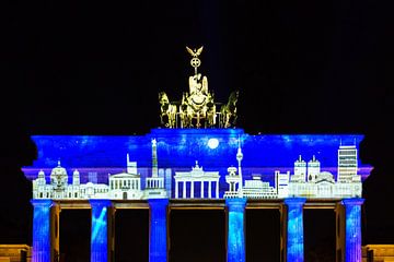 Brandenburger Tor met projectie van de Berlijnse skyline