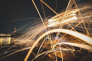 Spritzende Stahlwolle-Fotografie