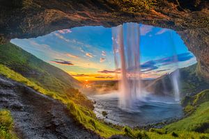 Seljalandsfoss waterval in IJsland van Dieter Meyrl