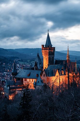 Le château de Wernigerode au crépuscule sur Oliver Henze
