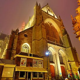 St.Bavo Church, Haarlem, The Netherlands at night (2021) by Eric Oudendijk