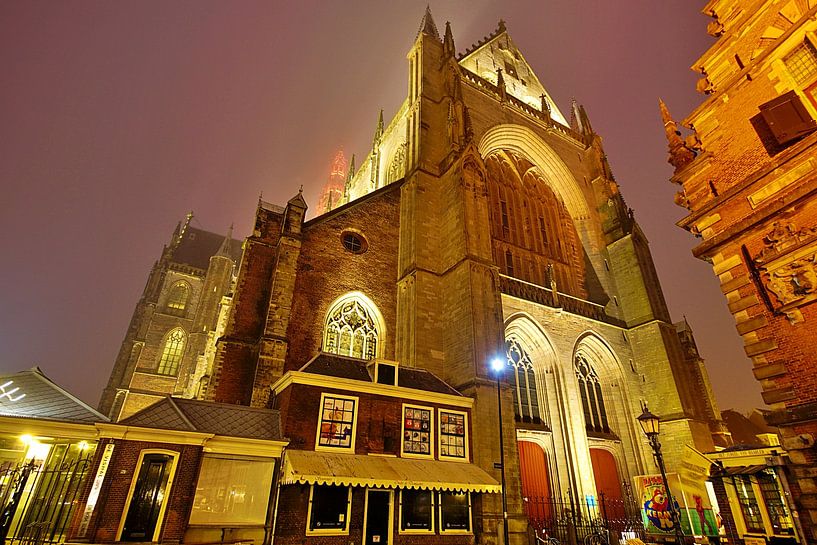 St.Bavo Church, Haarlem, The Netherlands at night (2021) by Eric Oudendijk