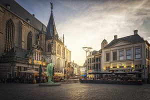 Het plein van Zwolle Overijssel tijdens de zonsondergang van Bart Ros