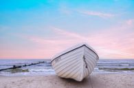 Witte boot op het strand van Tilo Grellmann thumbnail