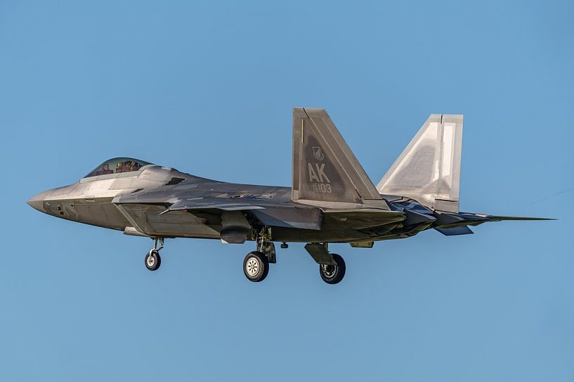 USAF Lockheed Martin F-22 Raptor à Leeuwarden. par Jaap van den Berg
