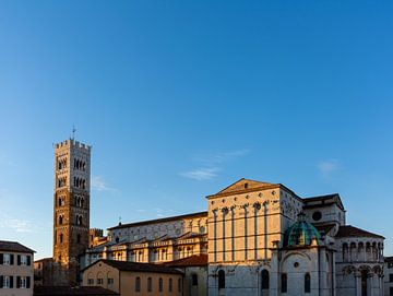 Kathedraal in Lucca, Italië van Mark Scholten